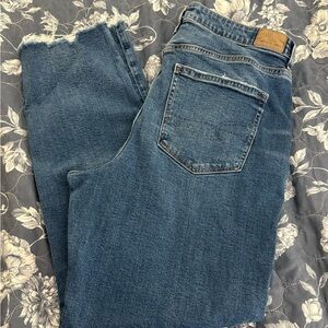 American Eagle Strigid Mom Jeans